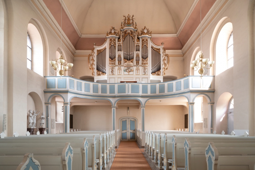 Blick zur Orgel in der evangelischen Stadtkirche in Bad Arolsen